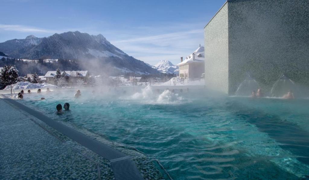 Hotel Rallye & Entrees Aux Bains De La Gruyere Bulle Exterior photo